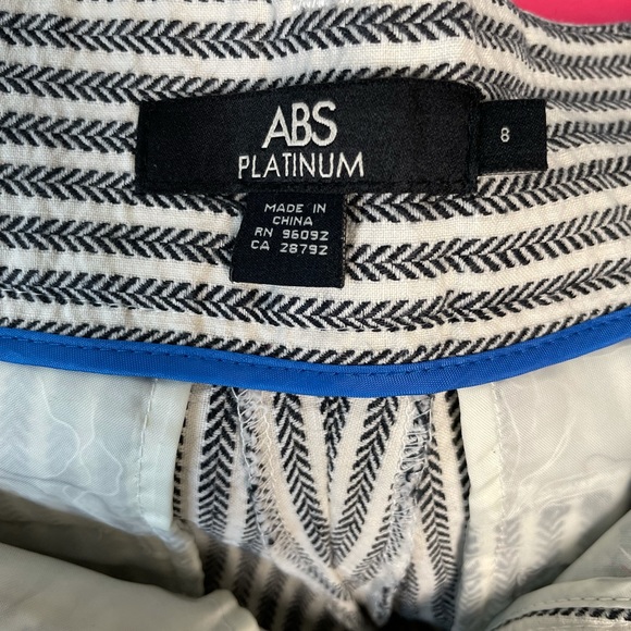 Cuffed Short - Picture 3 of 3